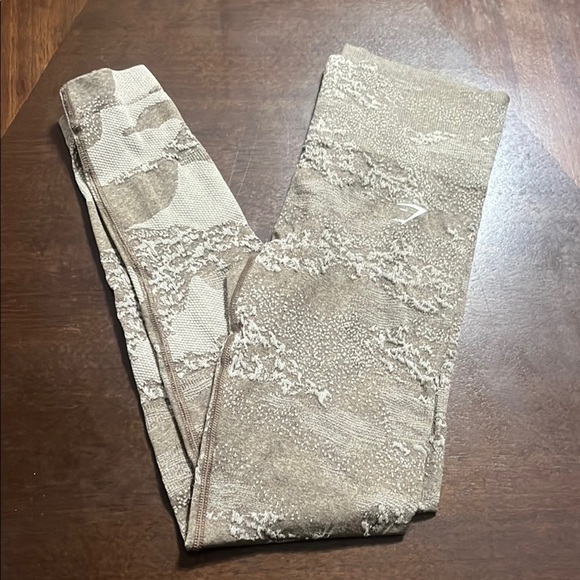 Gym shark legging - Picture 1 of 8